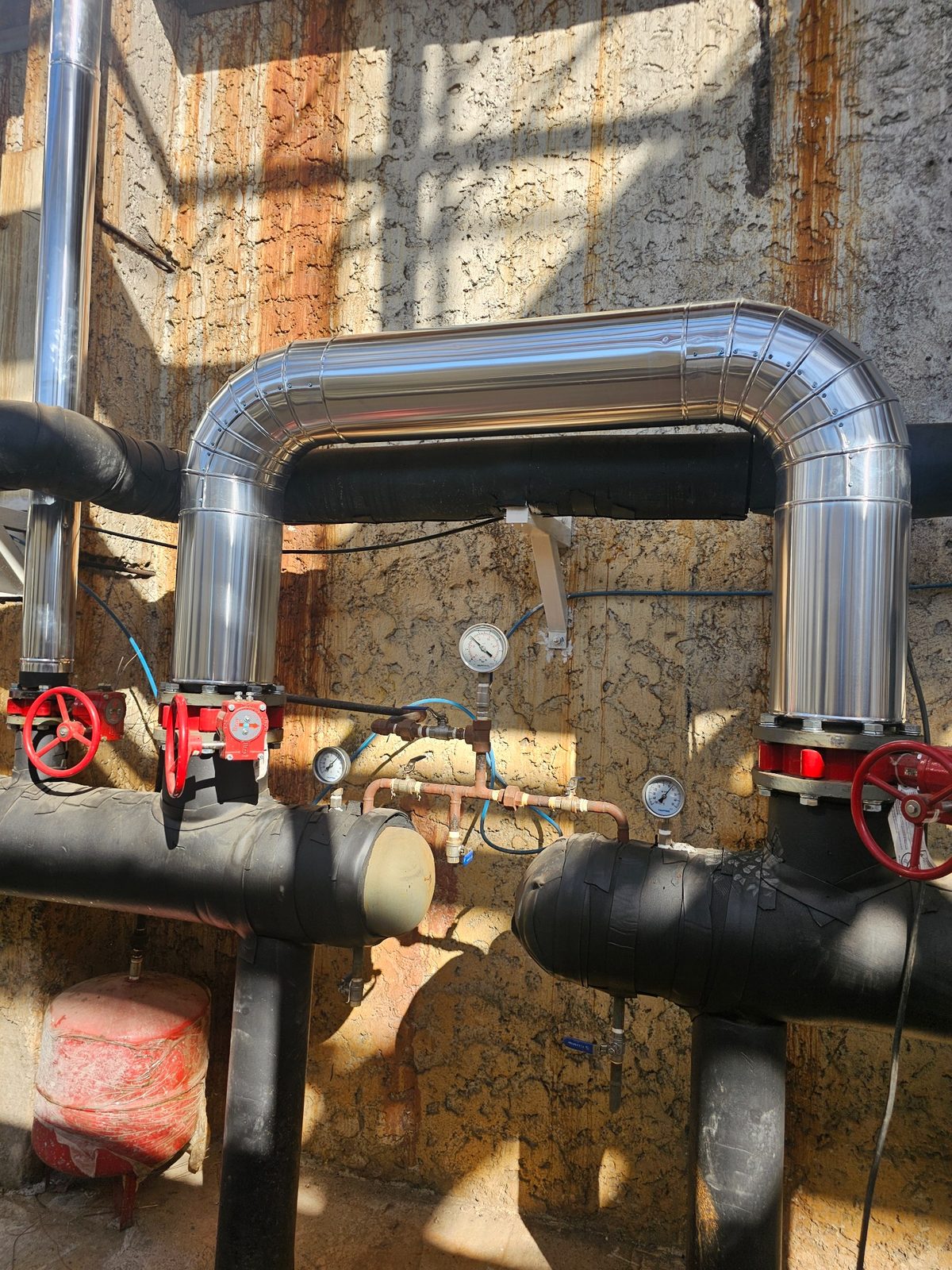Trabajo industrial de aislación térmica CYC CreAccion