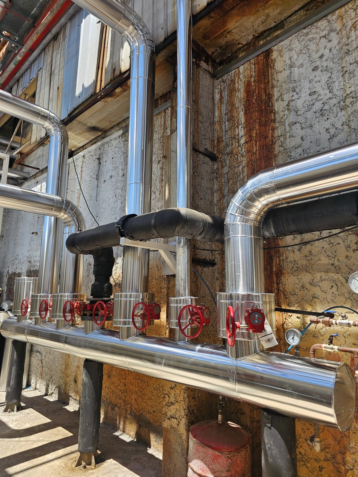 Trabajo industrial de aislación térmica CYC CreAccion