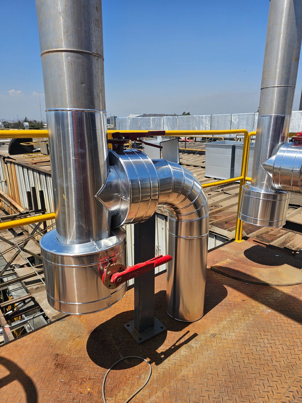 Trabajo industrial de aislación térmica CYC CreAccion
