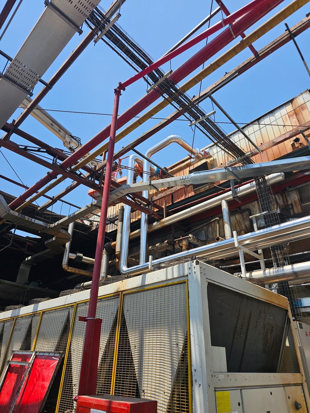 Trabajo industrial de aislación térmica CYC CreAccion