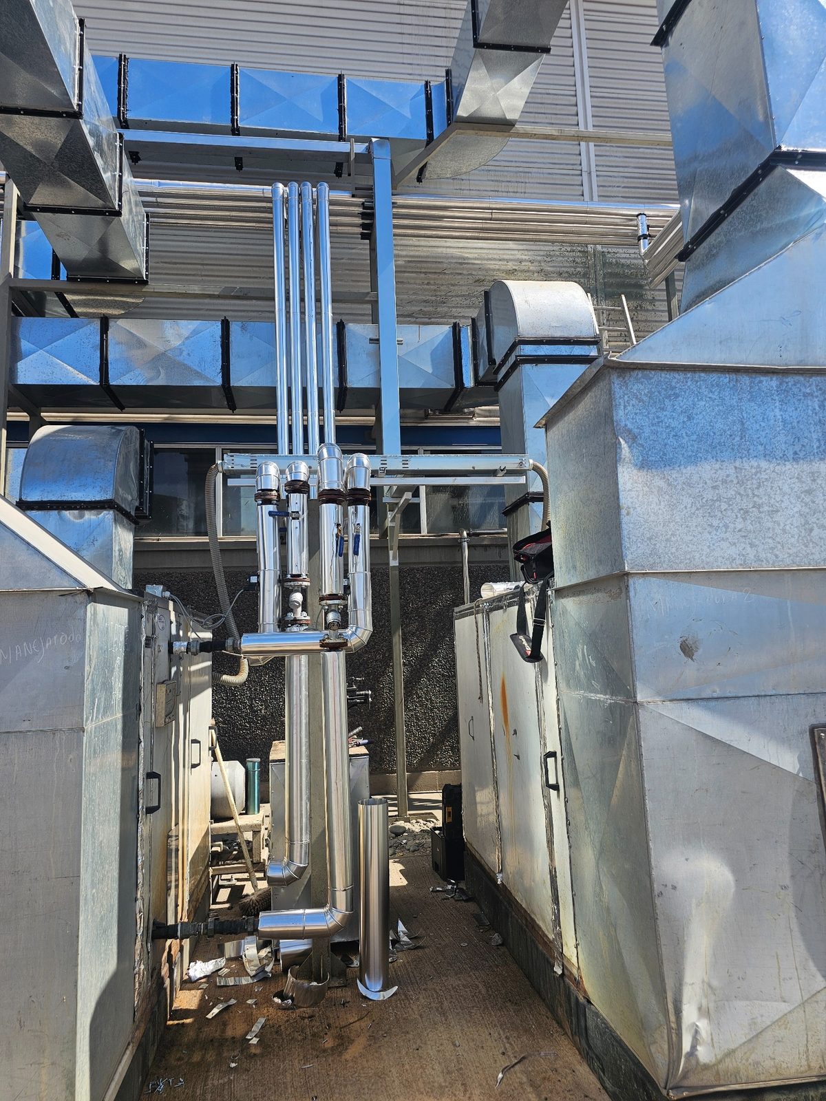 Trabajo industrial de aislación térmica CYC CreAccion