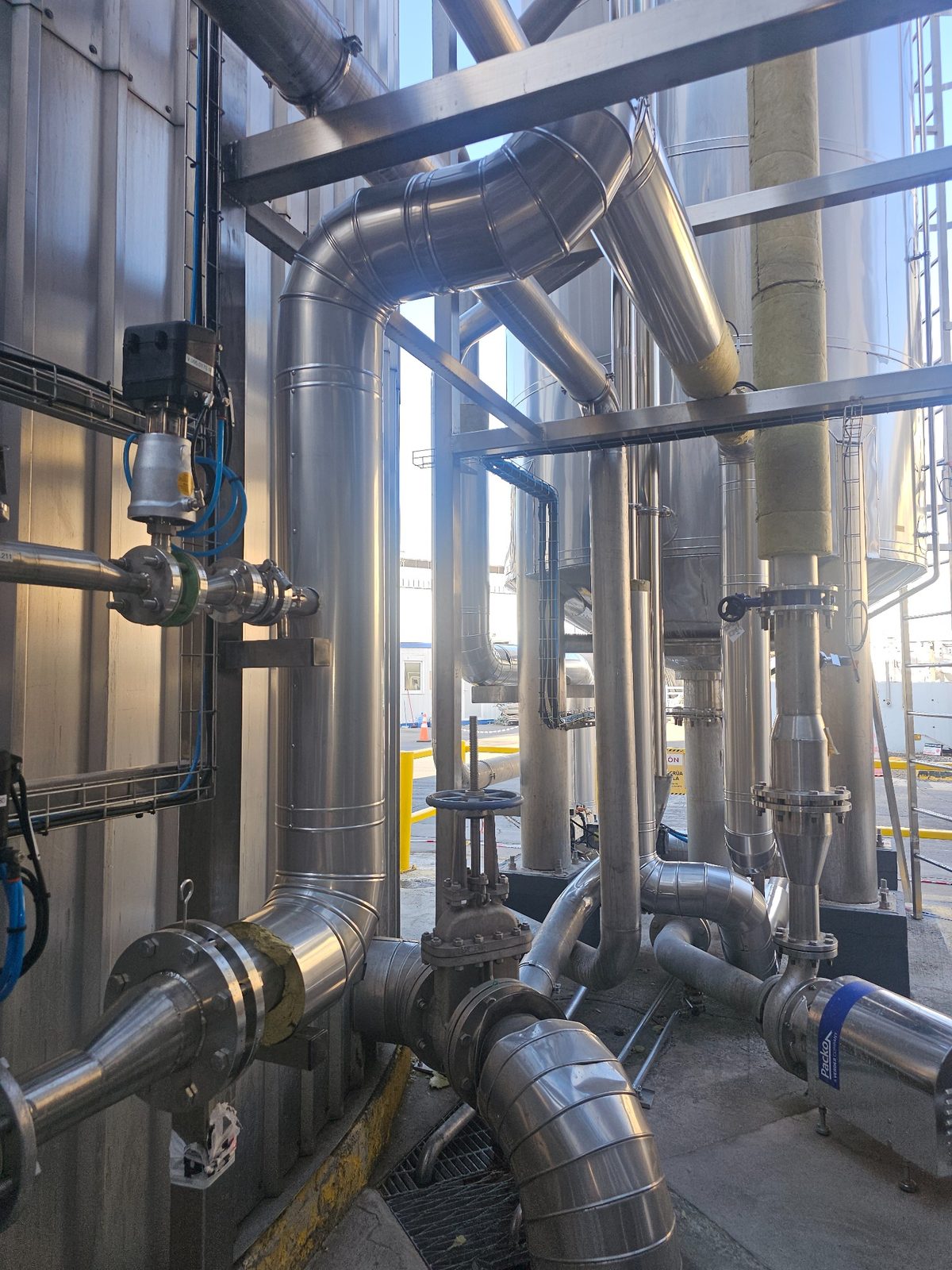 Trabajo industrial de aislación térmica CYC CreAccion